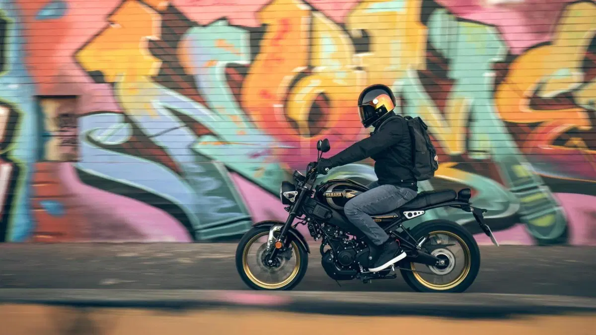 Yamaha XSR125 Legacy 2022: così è ancora più classica (14)