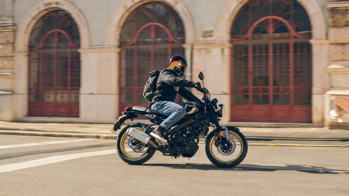 Yamaha XSR125 Legacy 2022: così è ancora più classica (19)
