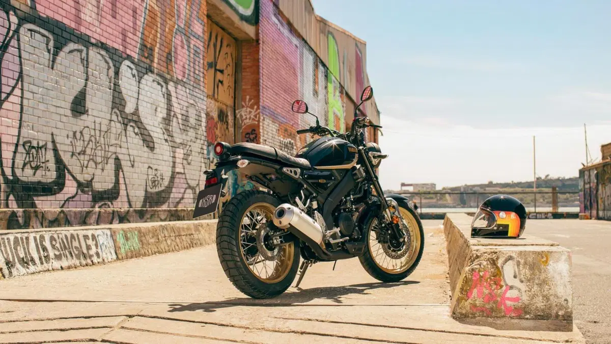 Yamaha XSR125 Legacy 2022: così è ancora più classica (22)