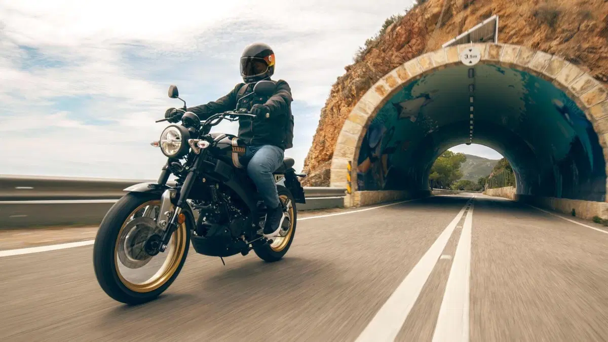 Yamaha XSR125 Legacy 2022: così è ancora più classica (18)