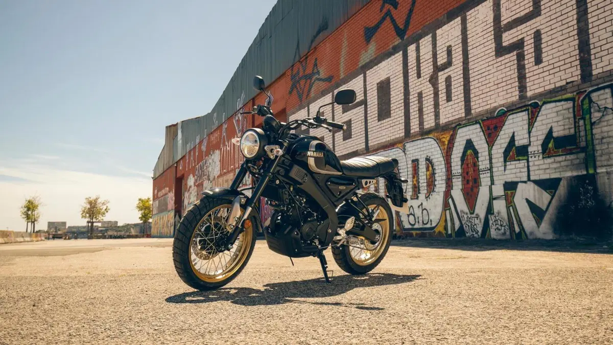 Yamaha XSR125 Legacy 2022: così è ancora più classica (28)