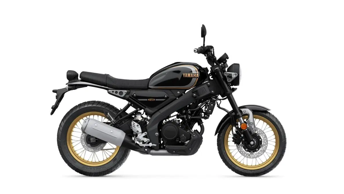 Yamaha XSR125 Legacy 2022: così è ancora più classica (35)
