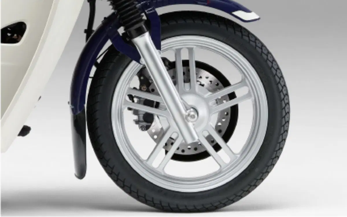 Honda Super Cub 110 Pro. Il trasporto è servito (6)
