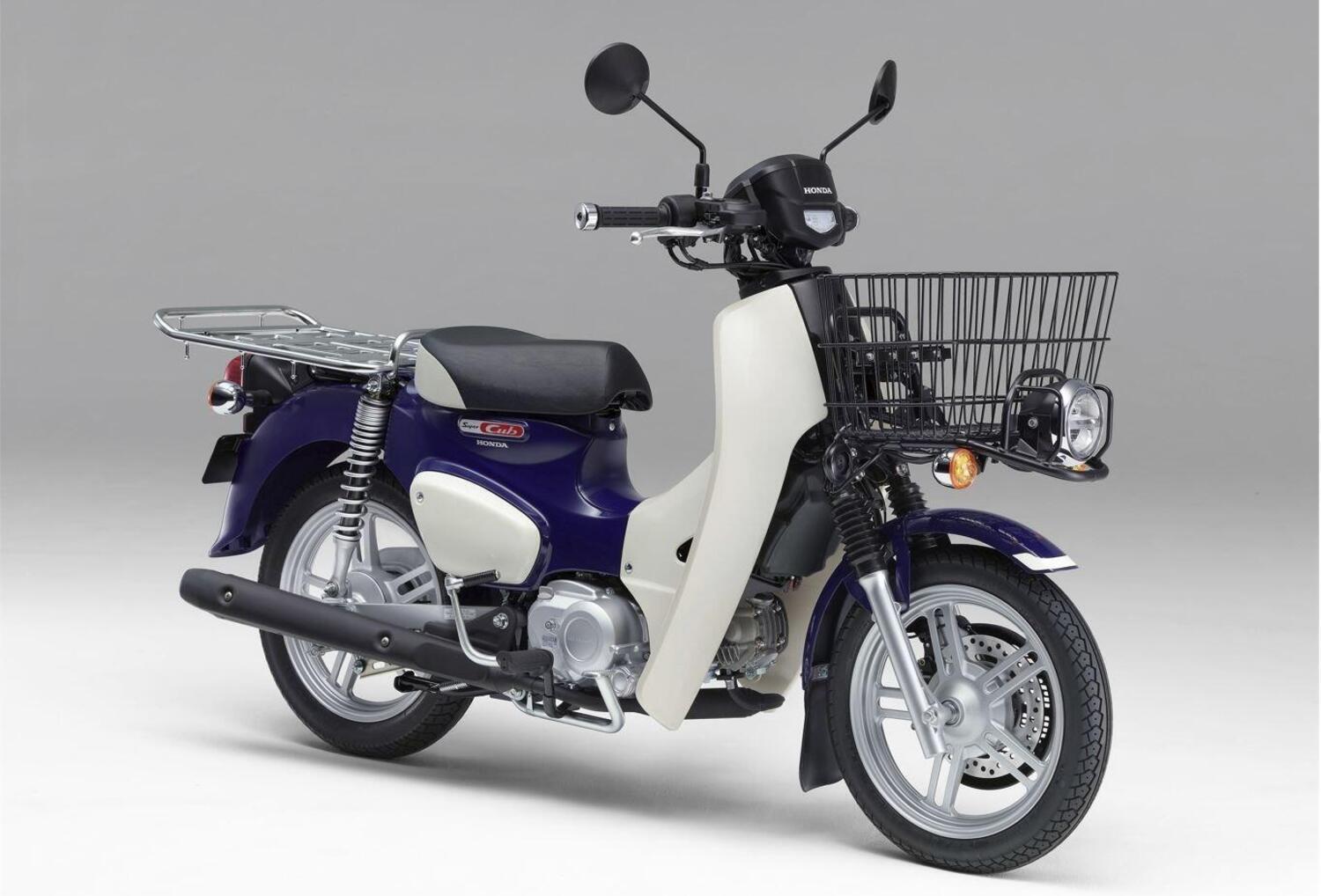 Honda Super Cub 110 Pro. Il trasporto è servito