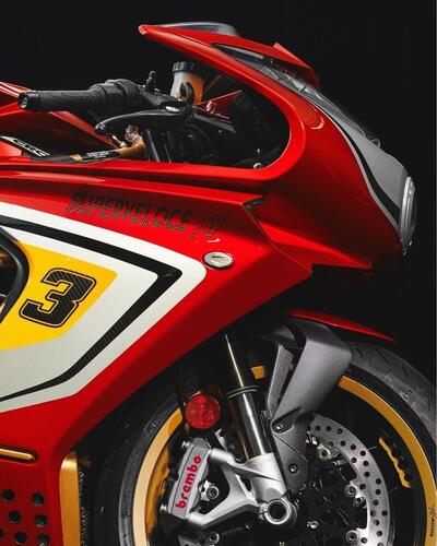 MV Agusta Superveloce 800 Testalarga. Un esemplare unico (4)