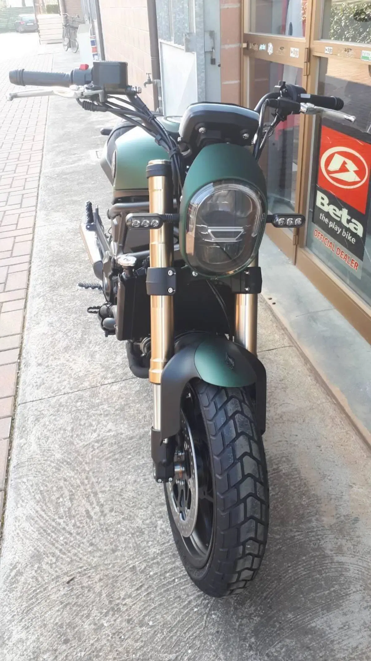 Benelli Leoncino 800 (2022 - 26) (3)