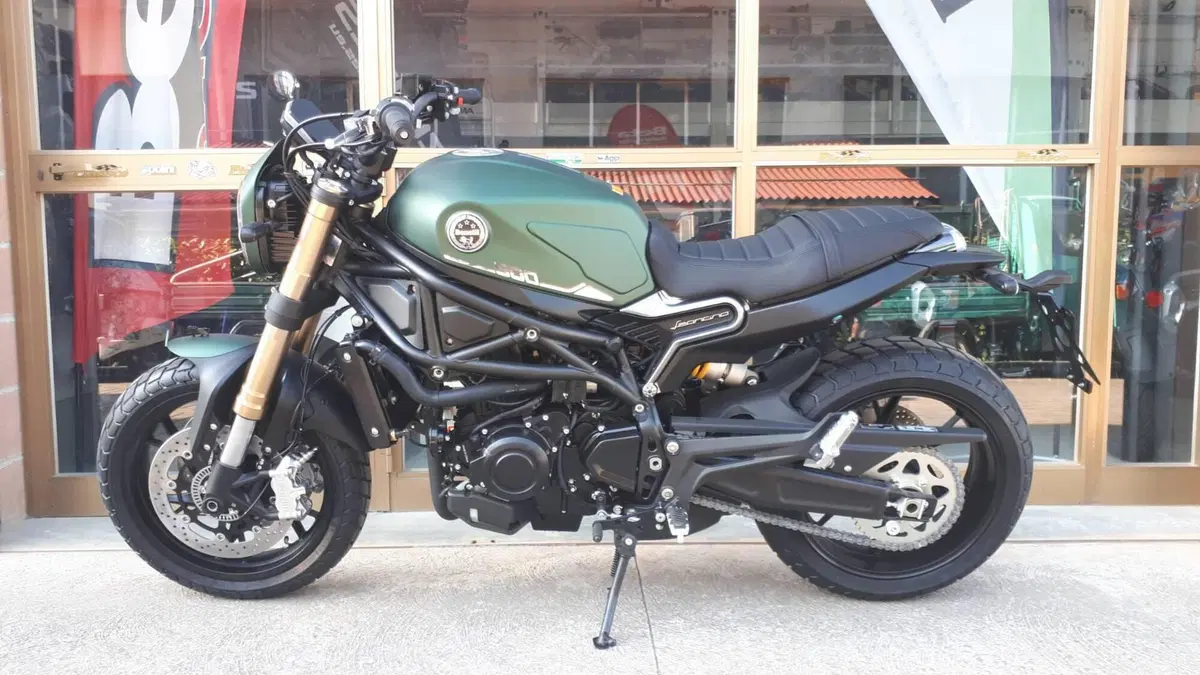 Benelli Leoncino 800 (2022 - 26)