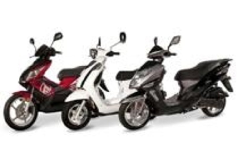 Tutti gli scooter Aspes utilizzano un motore ibrido permanente e la possibilit&amp;agrave; di ricaricare le batterie elettrich (LiFePO4) durante l&amp;rsquo;utilizzo del veicolo