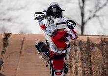 Ducati DesertX in pista di motocross. La guida Antoine Meo!