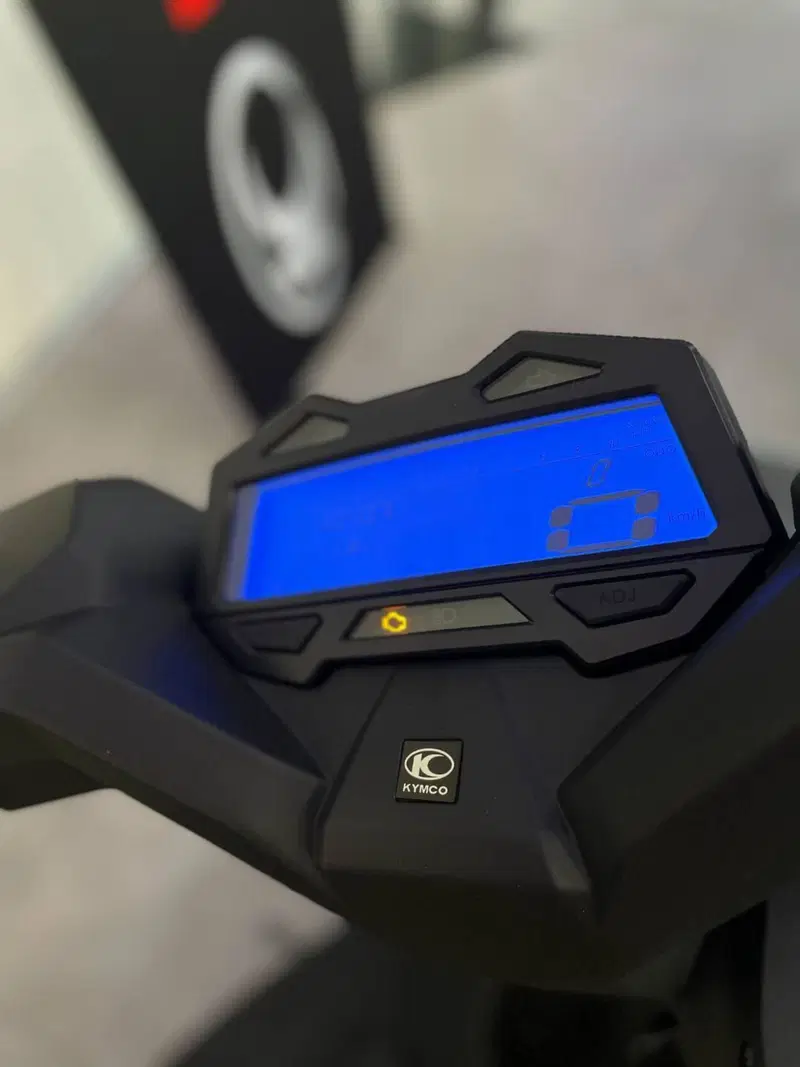 Kymco Super 8 50 R (2022 - 26) (8)