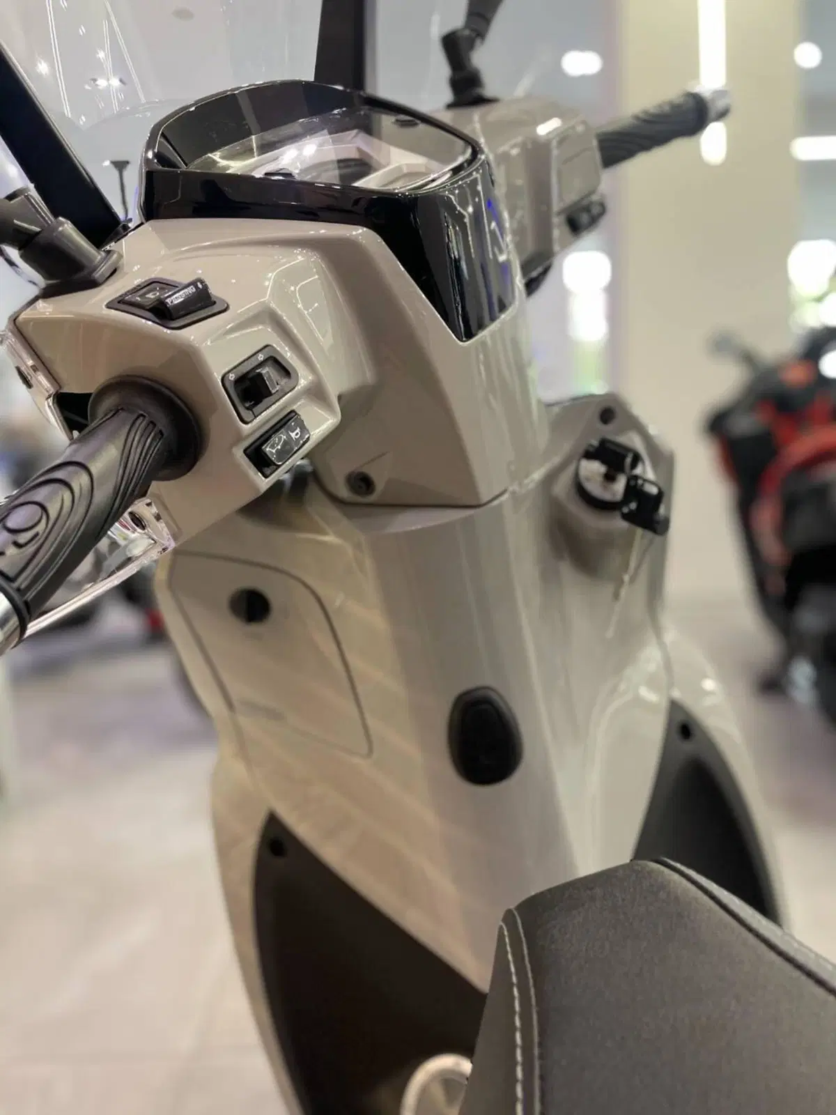 Kymco People 200i S (2021 - 26) (7)