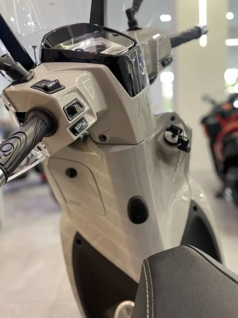 Kymco People 125i S (2021 - 25) (7)