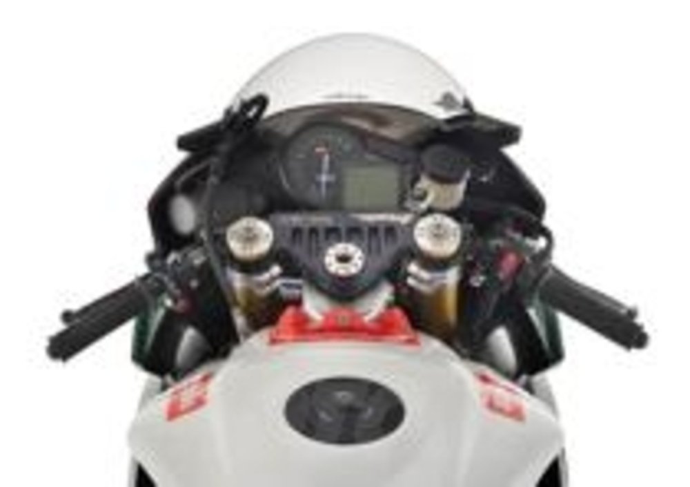 Aprilia Racing RSV4 Biaggi Replica &amp;egrave; concepita esclusivamente per utilizzo in circuito