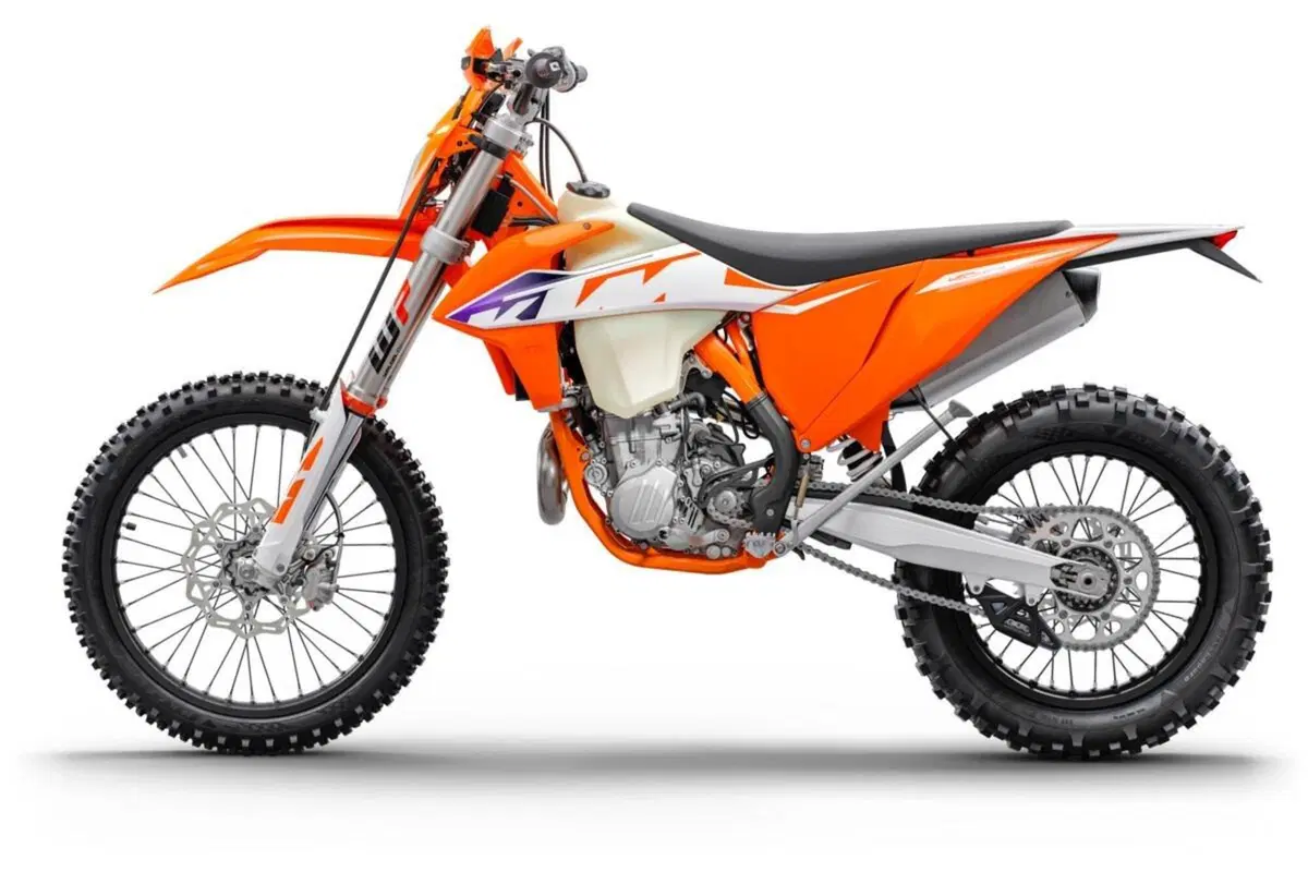 KTM presenta la gamma Enduro 2023. Foto e prezzi (3)