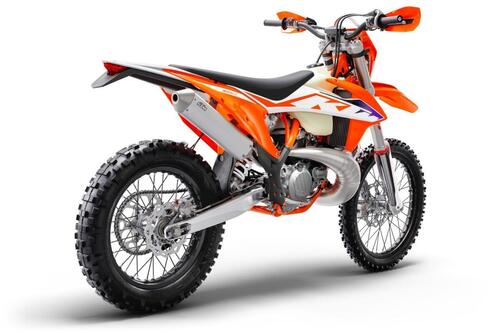 KTM presenta la gamma Enduro 2023. Foto e prezzi (4)