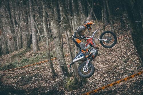 KTM presenta la gamma Enduro 2023. Foto e prezzi (9)