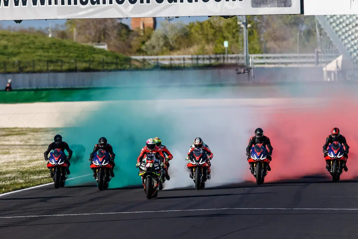Aprilia All Stars, l'evento a Misano con i campioni. In palio una Tuono 660 (2)