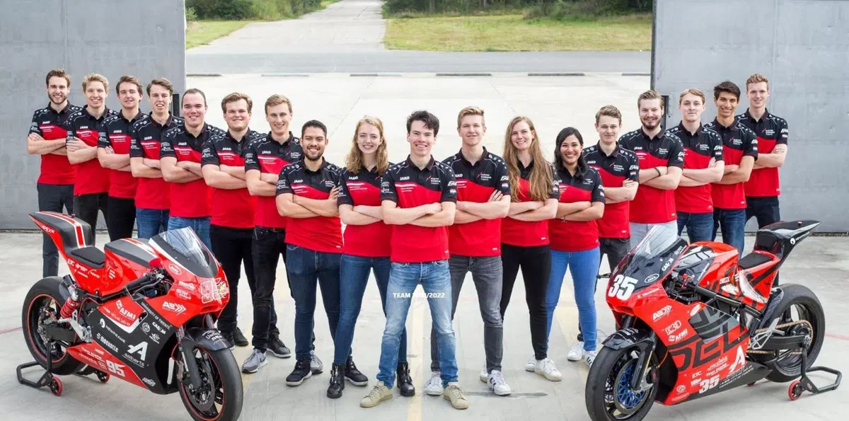 Delta-XE la superbike elettrica, da 300 km/h, degli studenti olandesi (18)
