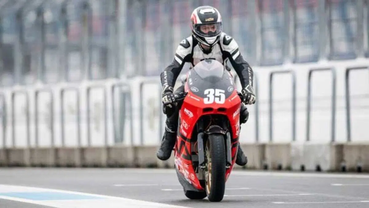Delta-XE la superbike elettrica, da 300 km/h, degli studenti olandesi (17)