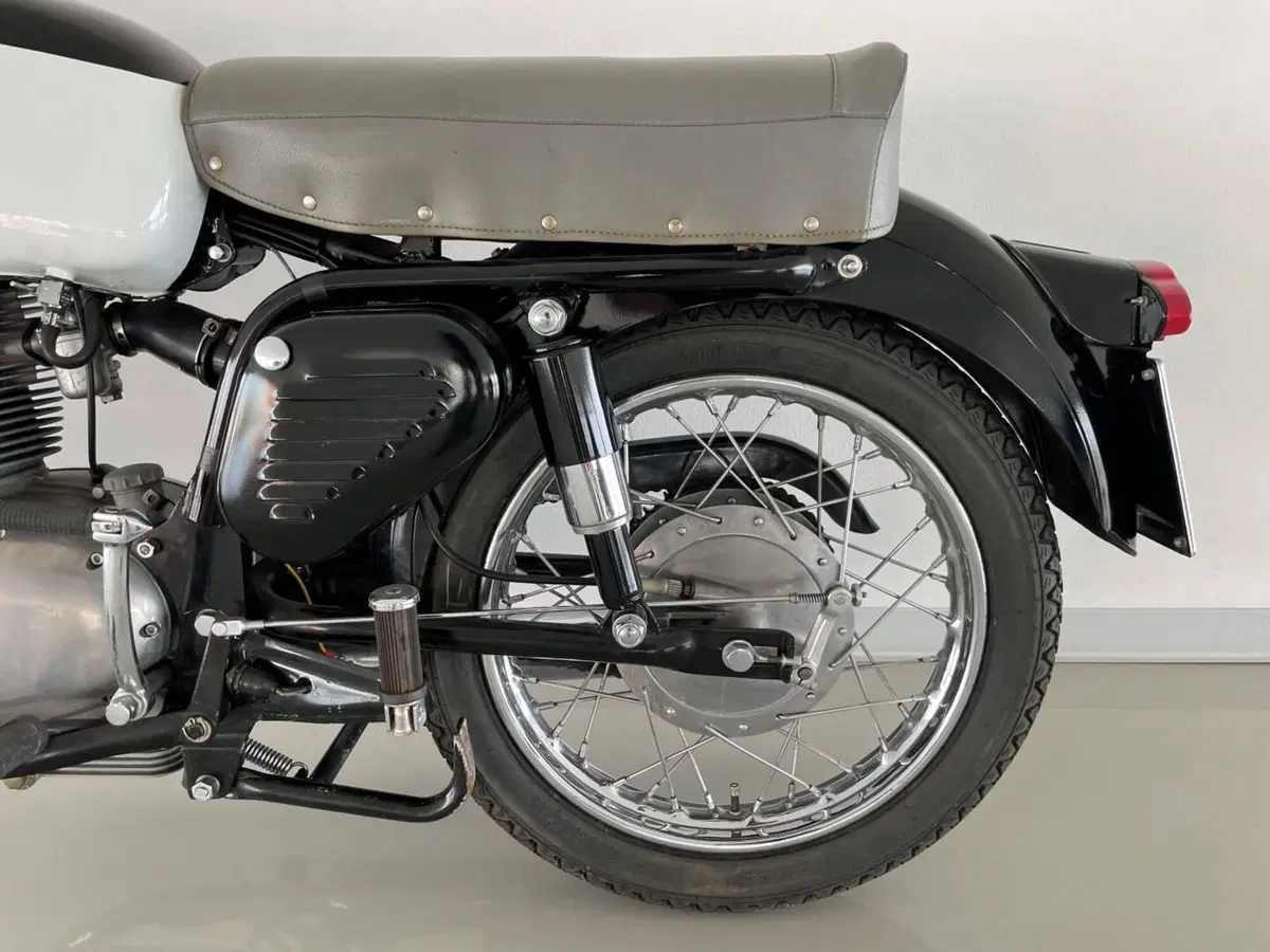 Gilera 175 SUPER 202 CC (3)