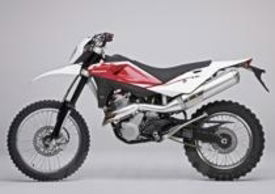 Husky TE 630 beneficia di molte parti in comune con le quattro tempi Husqvarna da enduro racing
