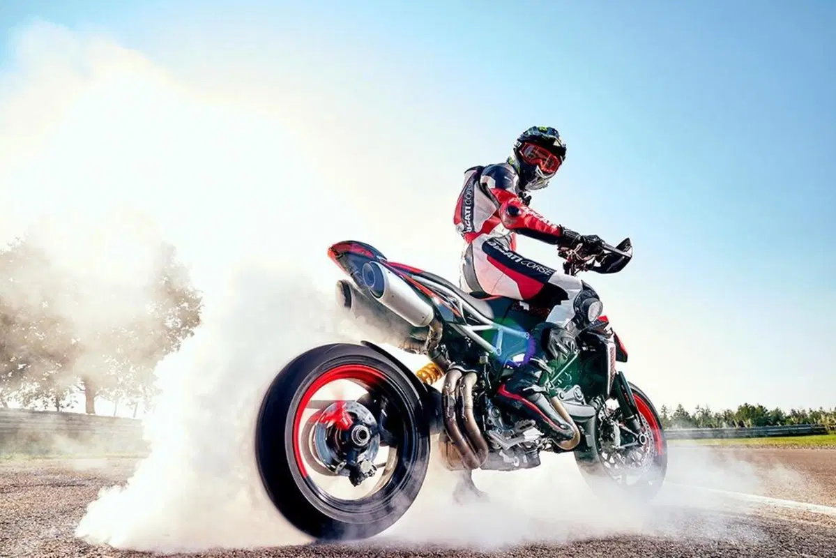 Ducati Hypermotard 950 RVE. Solo 100 esemplari per gli USA (14)