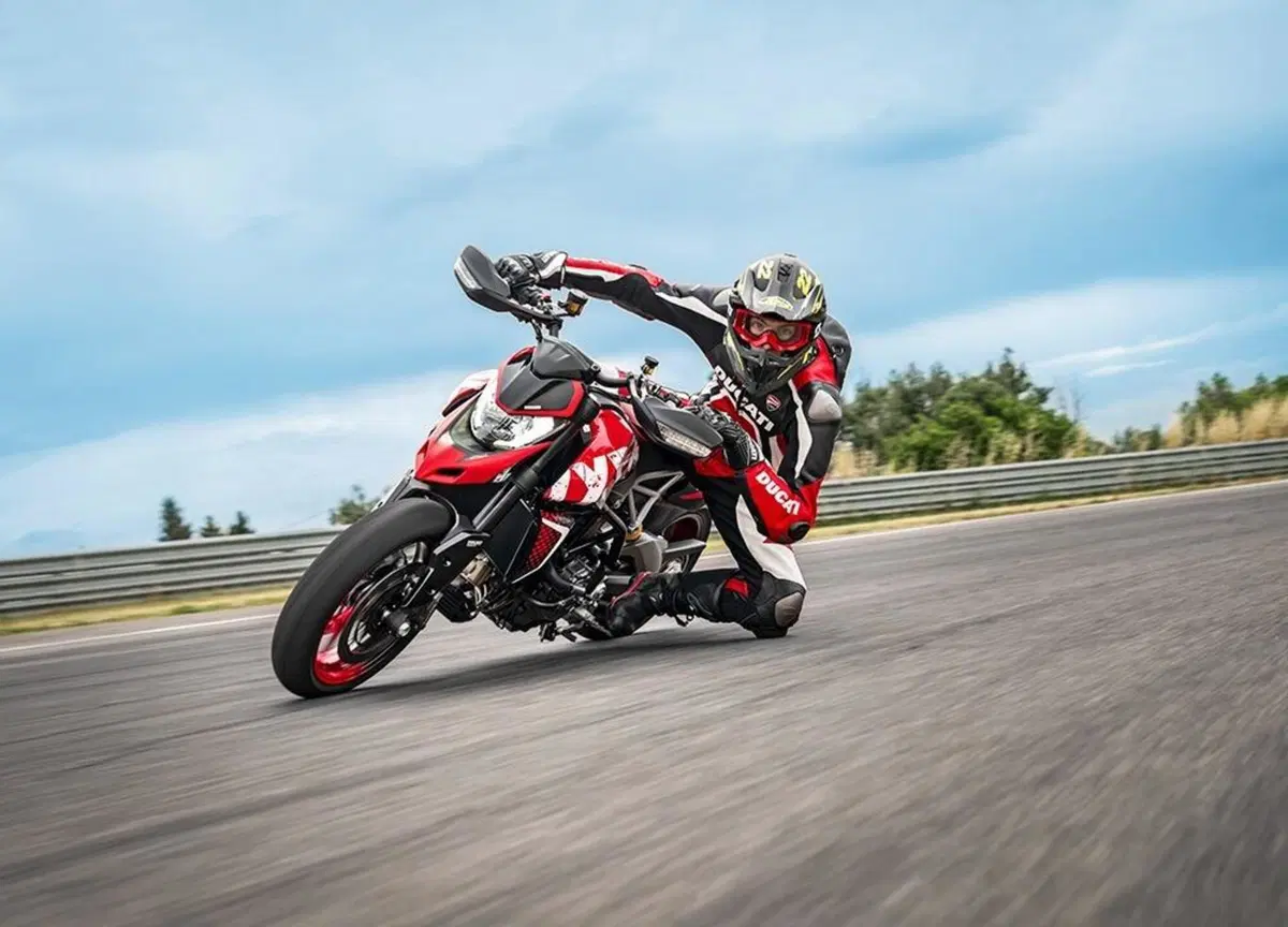 Ducati Hypermotard 950 RVE. Solo 100 esemplari per gli USA (16)