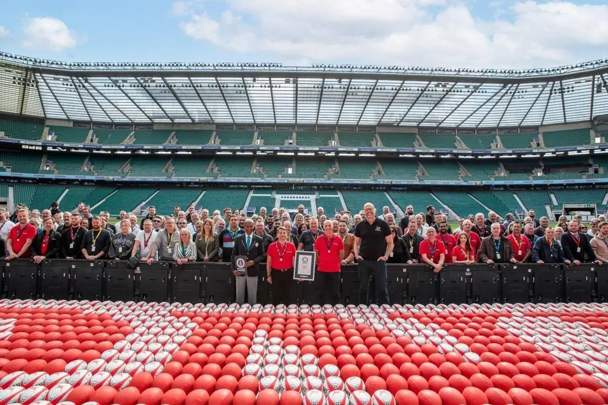 Logo Honda da Guinness dei record nel tempio del rugby. Un sostegno allo sport (3)
