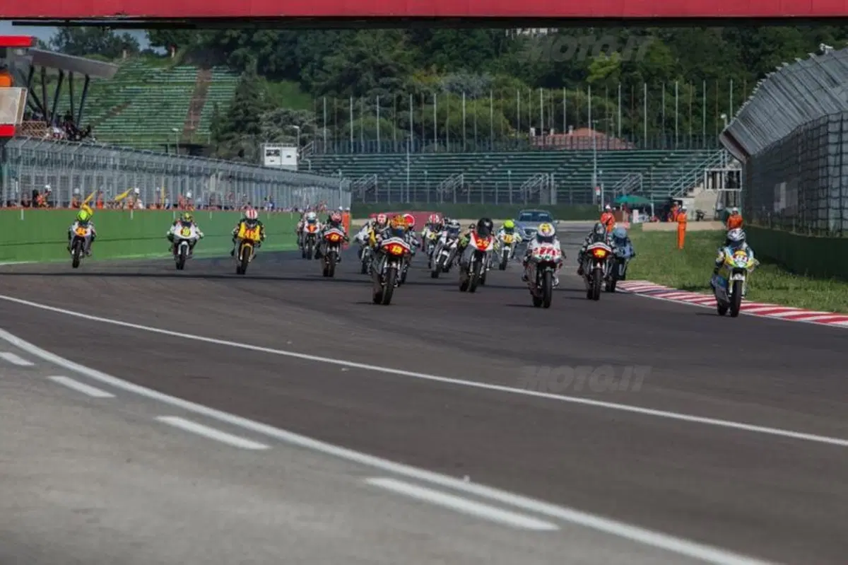 CIV. Doppietta di Goi (Superbike) e Pagliani (Moto3) a Imola (5)