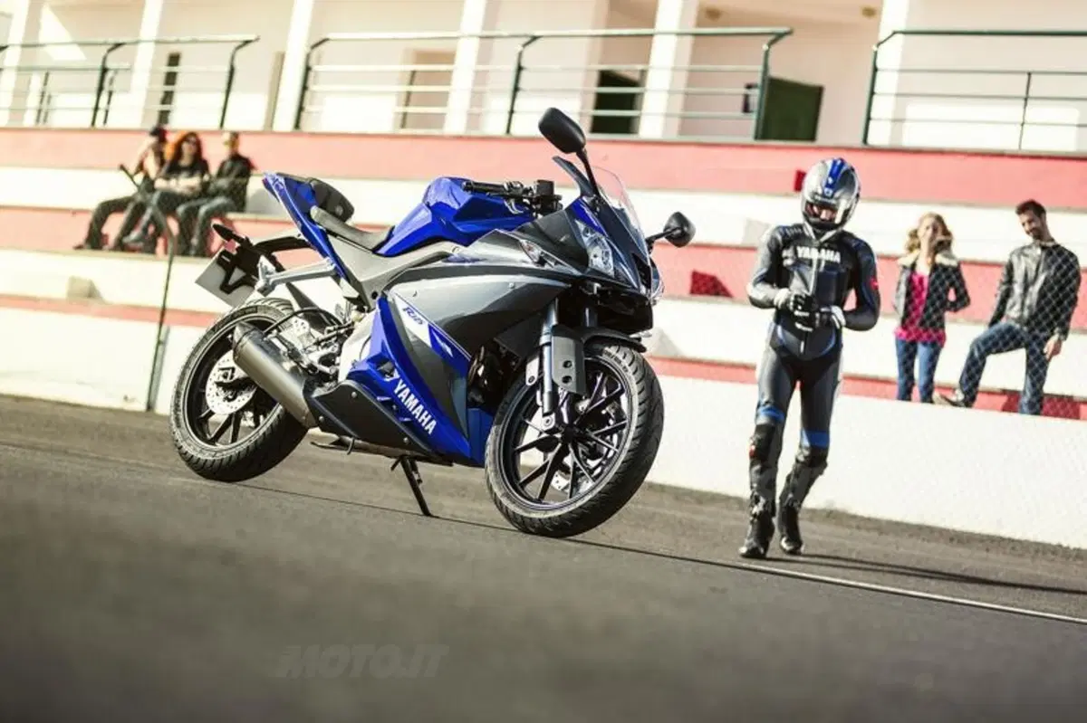 Yamaha MT-125 e YZF-R 125 (16)
