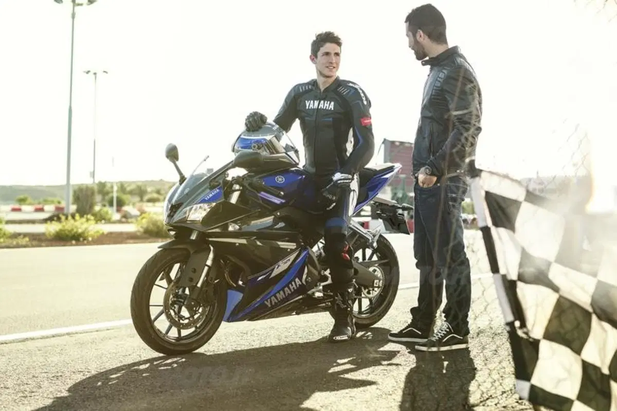 Yamaha MT-125 e YZF-R 125 (18)