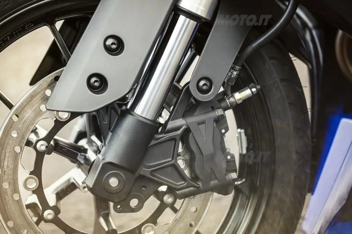 Yamaha MT-125 e YZF-R 125 (26)
