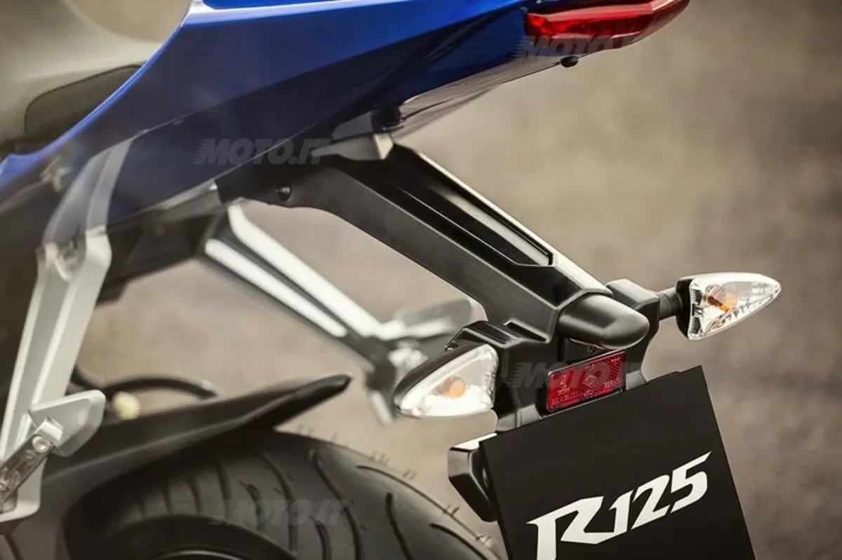Yamaha MT-125 e YZF-R 125 (27)