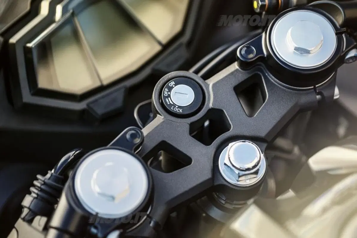 Yamaha MT-125 e YZF-R 125 (28)