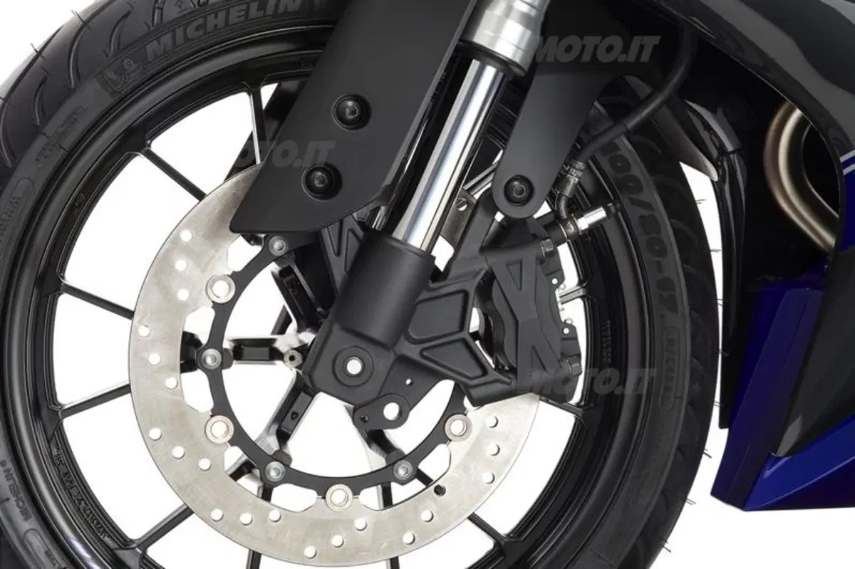 Yamaha MT-125 e YZF-R 125 (32)