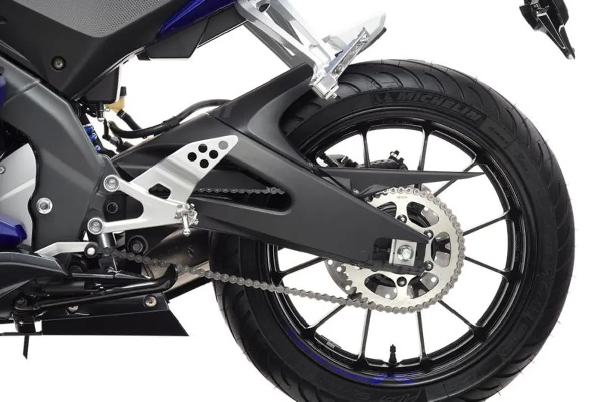 Yamaha MT-125 e YZF-R 125 (37)