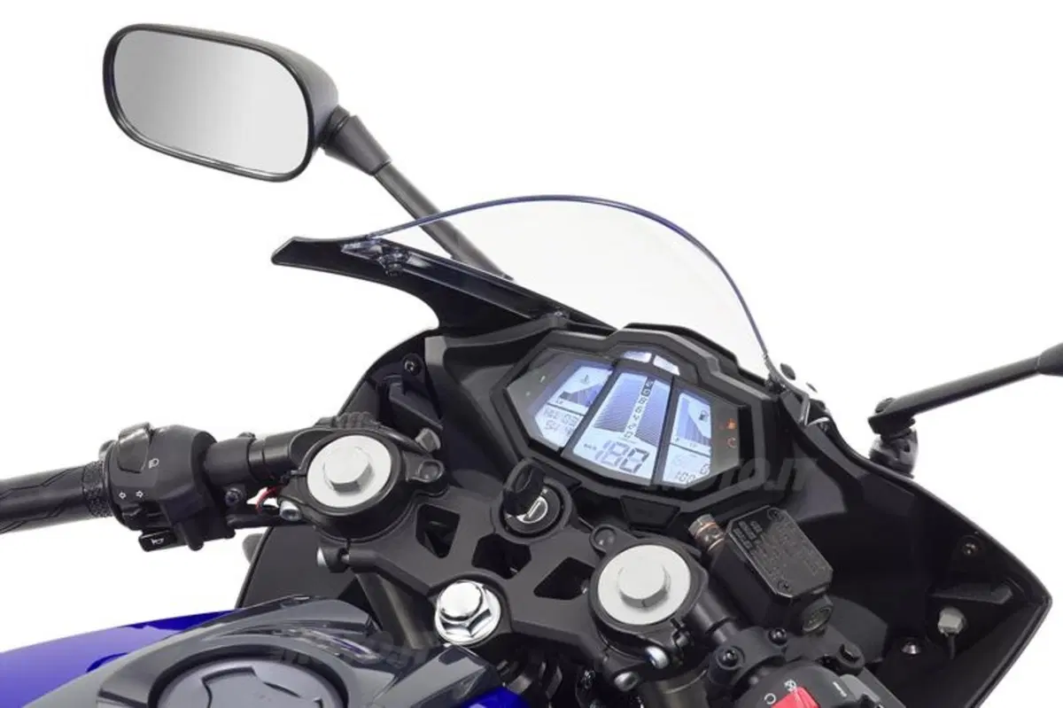 Yamaha MT-125 e YZF-R 125 (39)