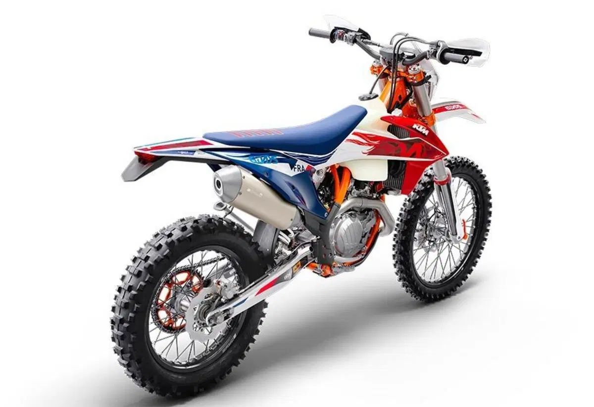 KTM presenta le Enduro Six Days 2023. Foto e prezzi (11)