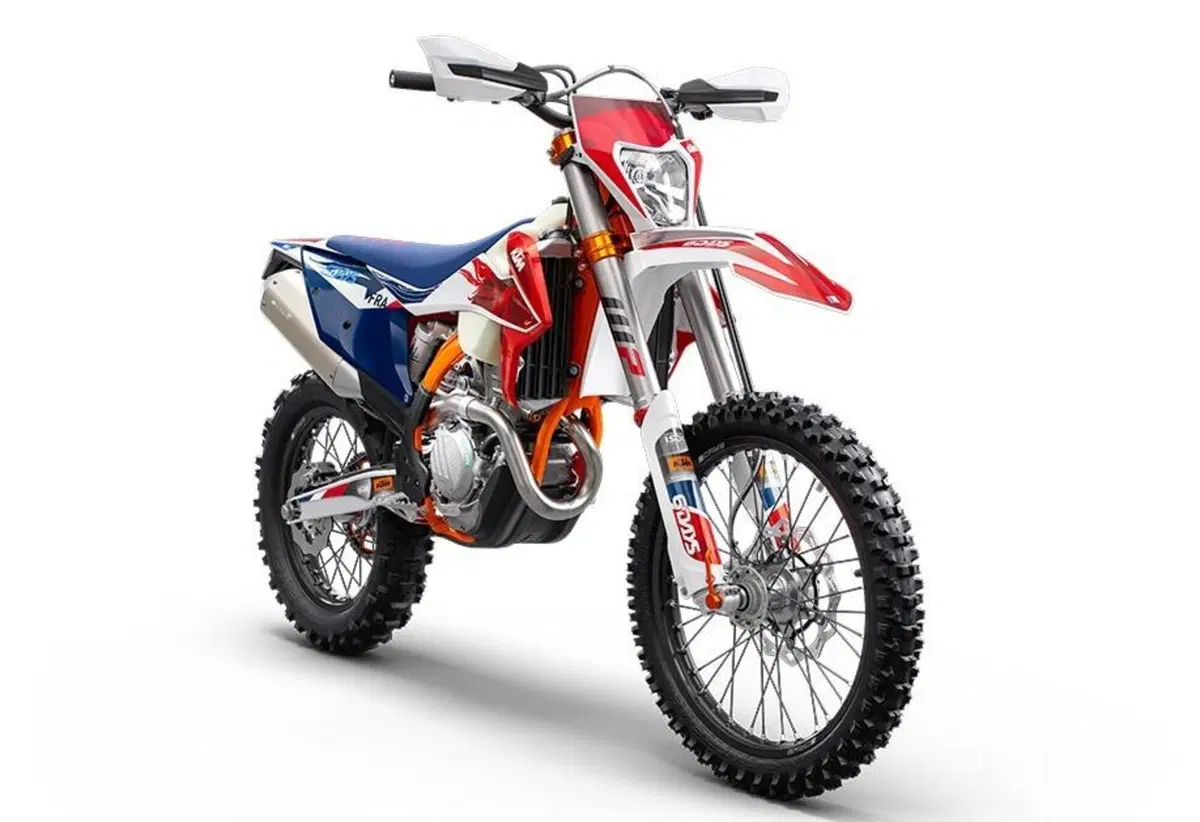 KTM presenta le Enduro Six Days 2023. Foto e prezzi (17)