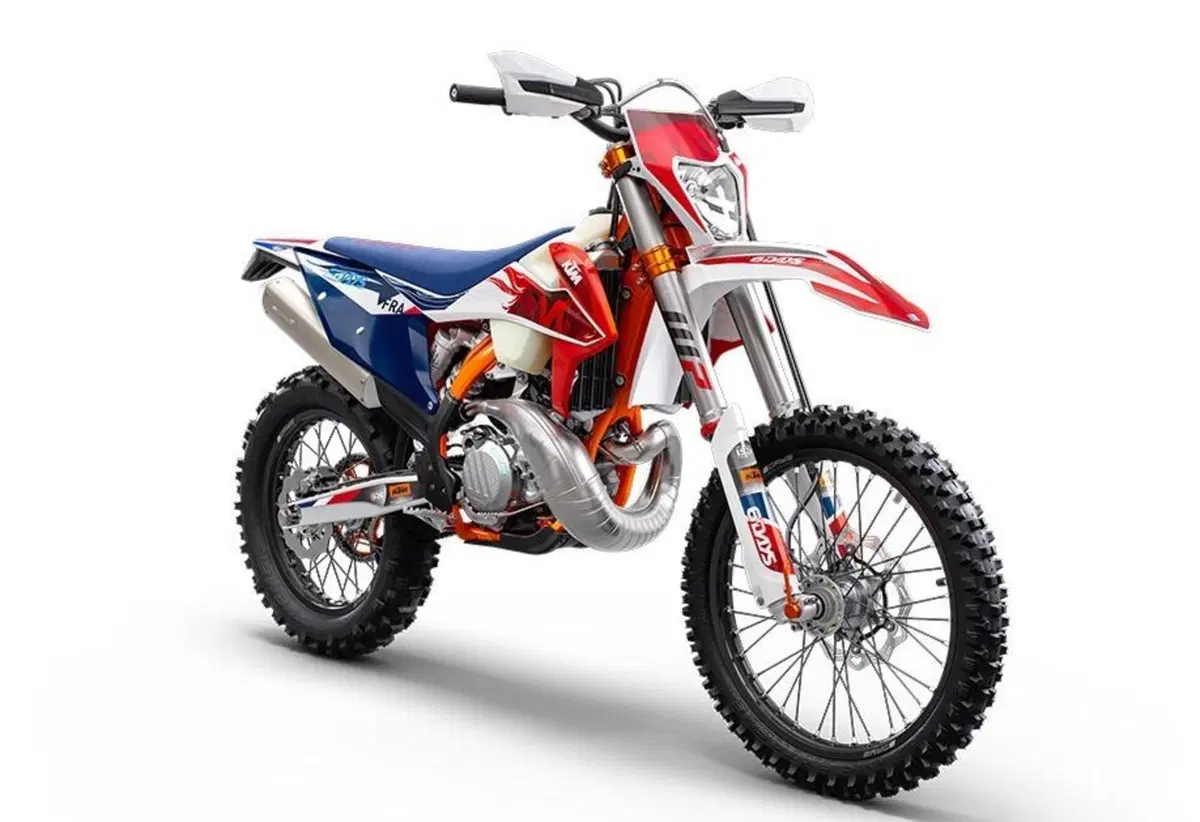 KTM presenta le Enduro Six Days 2023. Foto e prezzi (24)