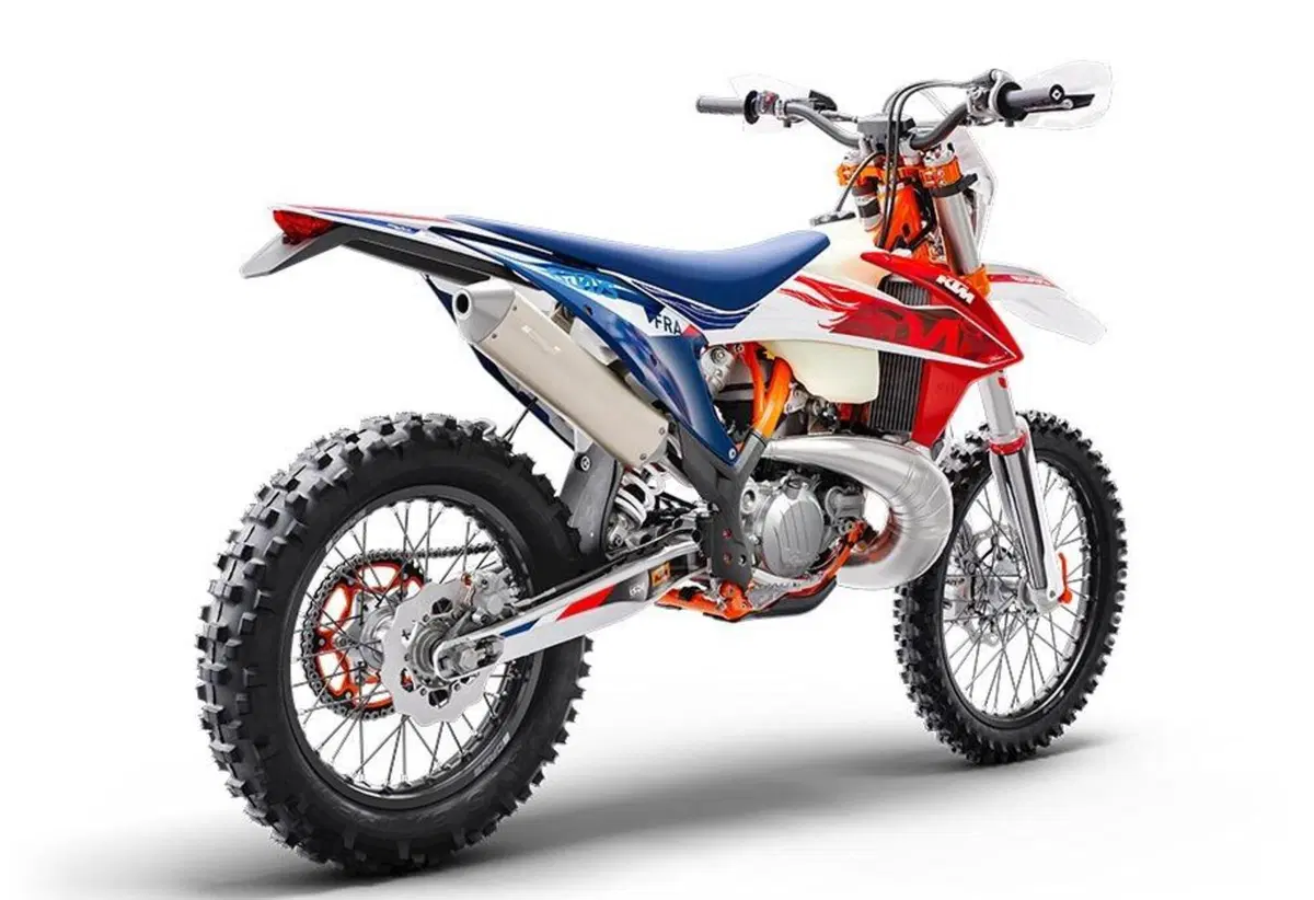 KTM presenta le Enduro Six Days 2023. Foto e prezzi (25)
