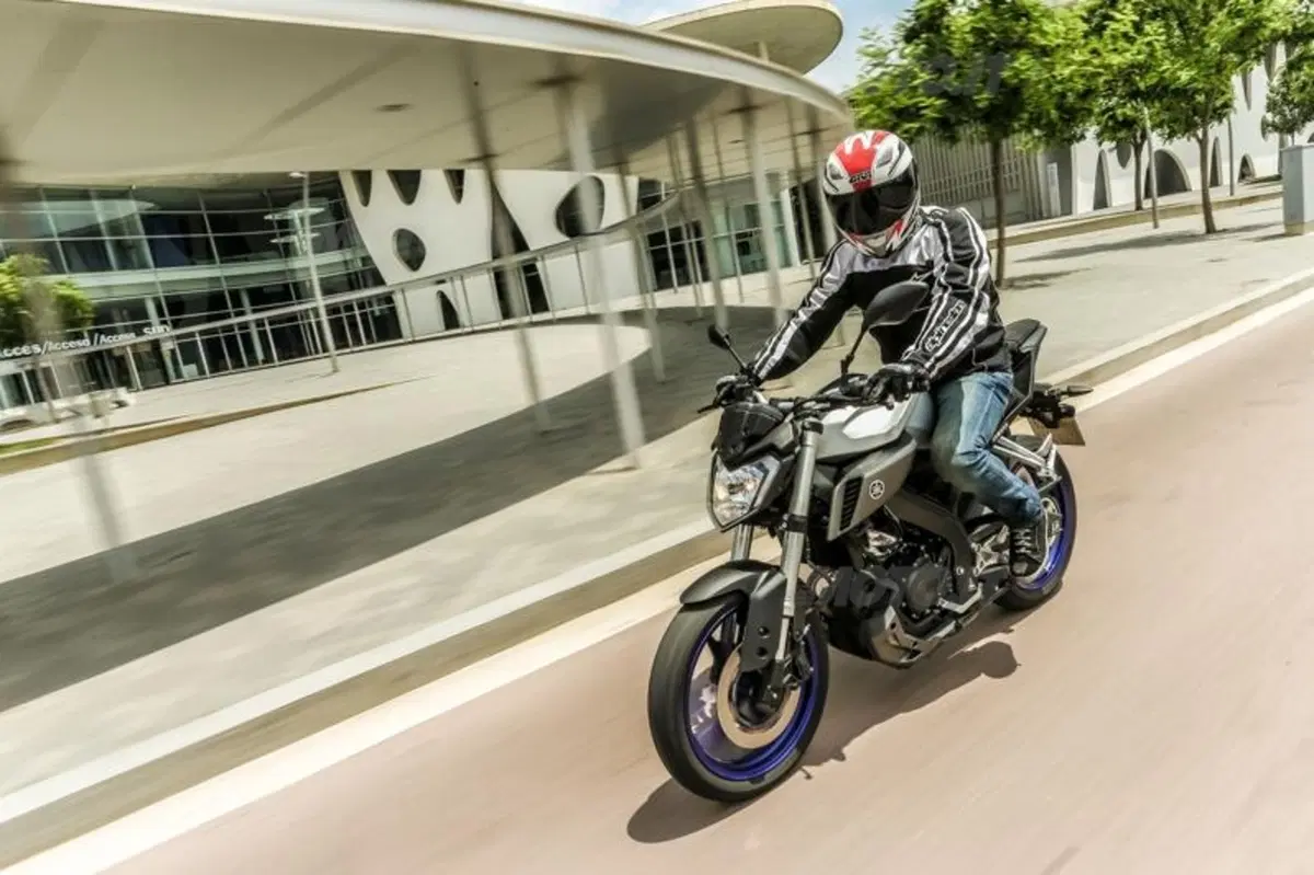 Yamaha MT-125 e YZF-R 125 (54)