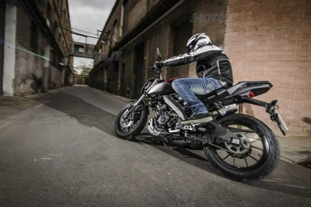 Yamaha MT-125 e YZF-R 125 (55)