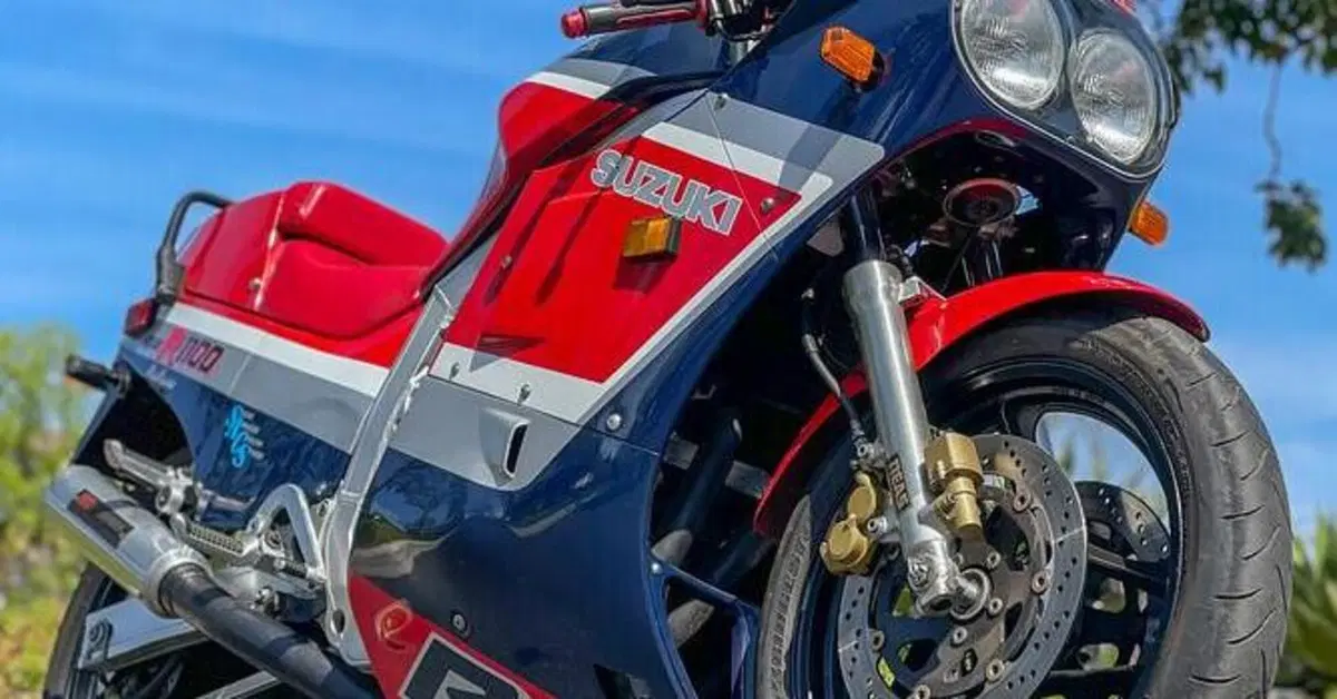 Una Suzuki GSX-R1100 del 1986 all'asta negli U.S.