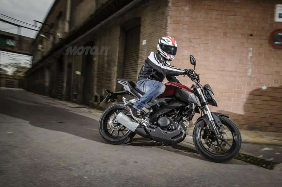 Yamaha MT-125 e YZF-R 125 (56)