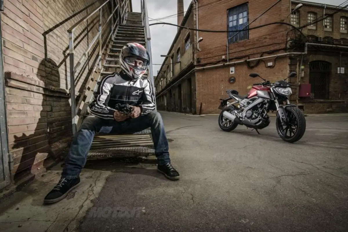Yamaha MT-125 e YZF-R 125 (61)