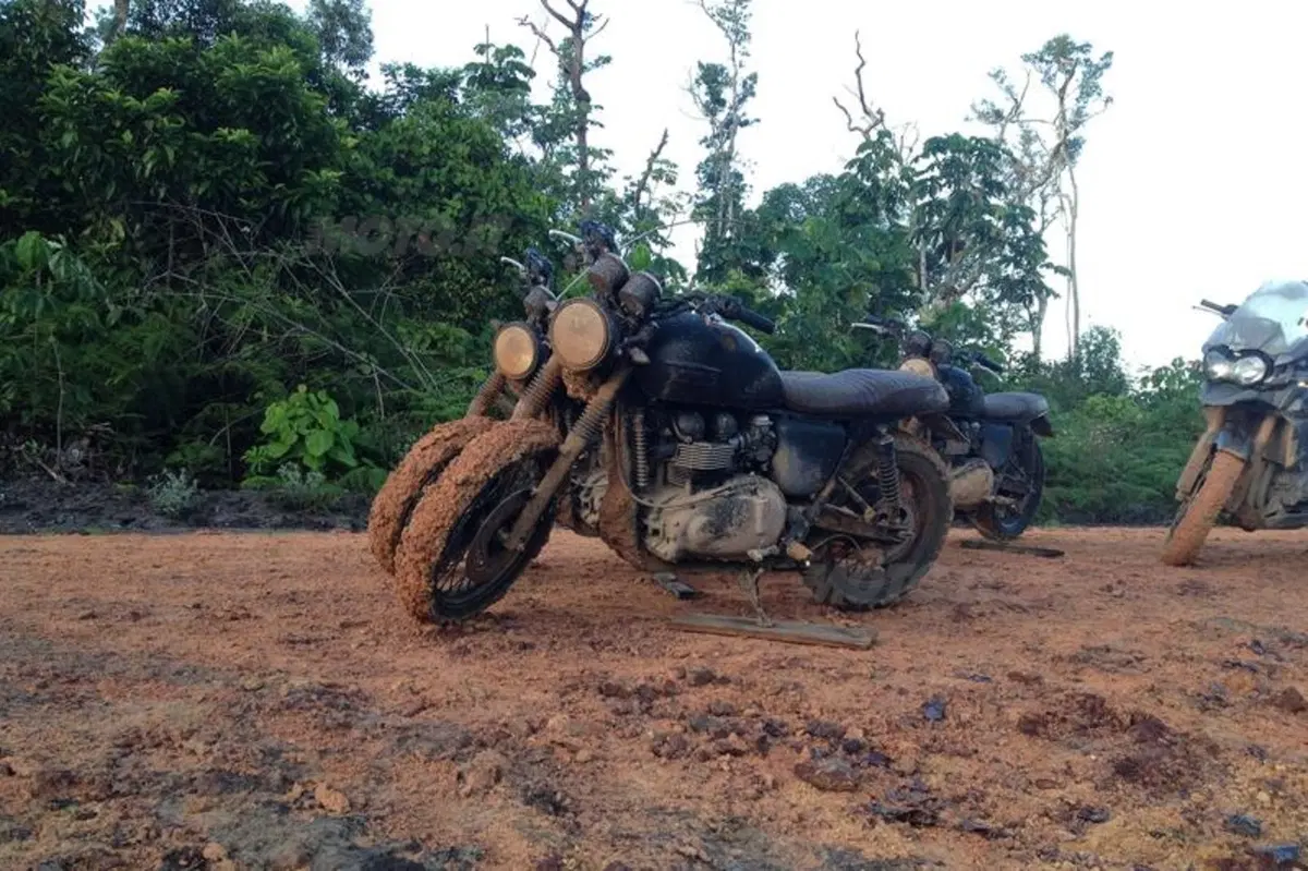 Triumph Bonneville e David Beckham insieme nell'avventura in Amazzonia (5)