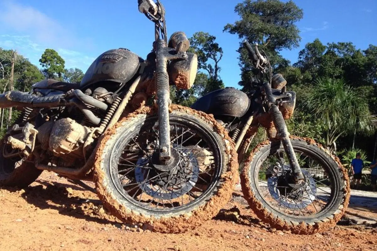 Triumph Bonneville e David Beckham insieme nell'avventura in Amazzonia (6)