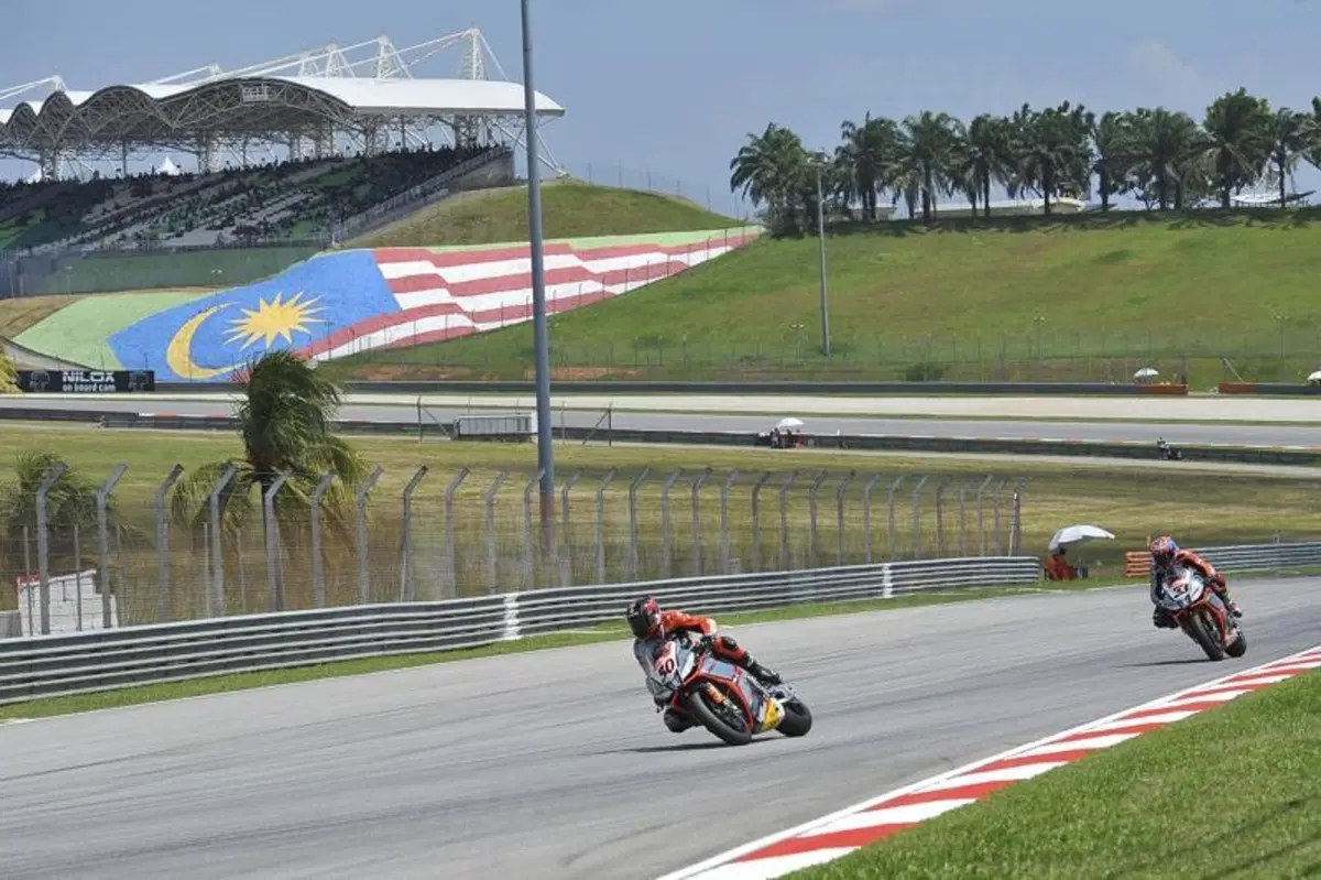 SBK. GP di Sepang, è successo anche questo