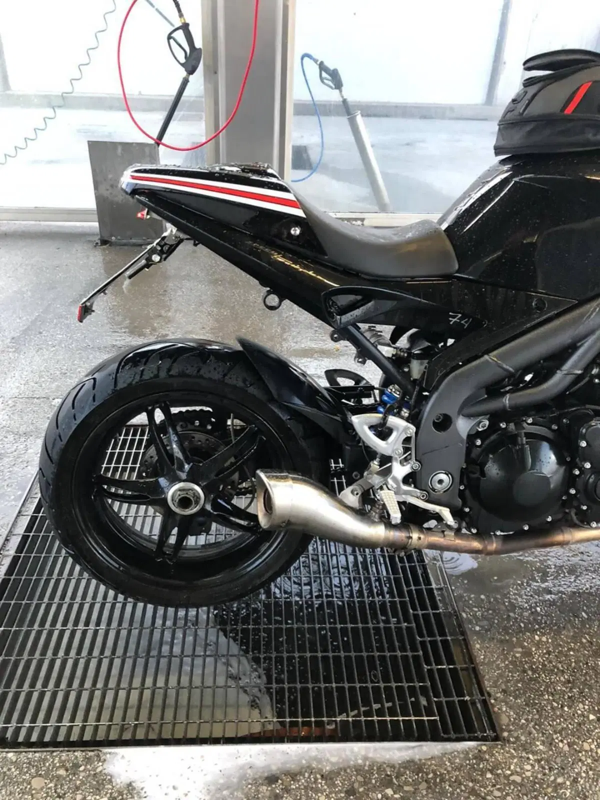 Triumph Speed Triple 1050 (2005 - 11) (4)